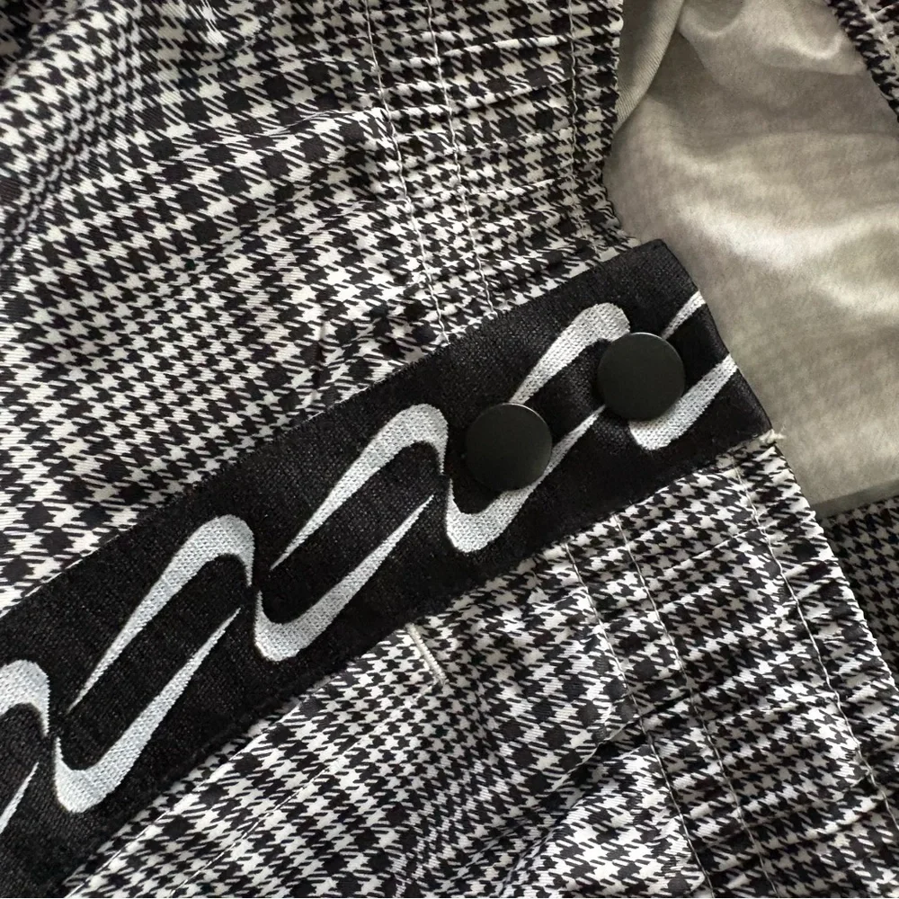 NIKE sz XS Houndstooth Black White Gray Tearaway Pants CK0543